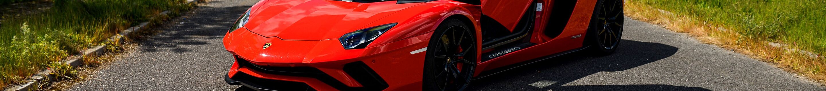 Lamborghini Aventador S LP740-4
