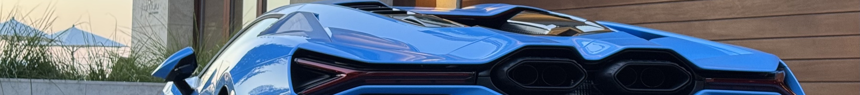 Lamborghini Revuelto