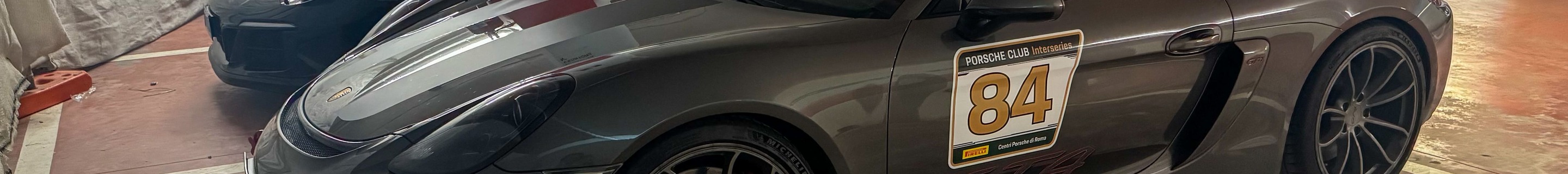 Porsche 718 Cayman GT4