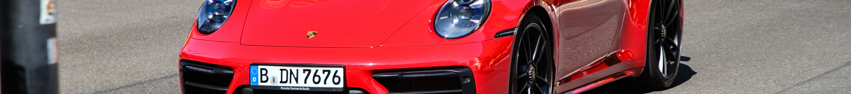 Porsche 992 Carrera 4 GTS