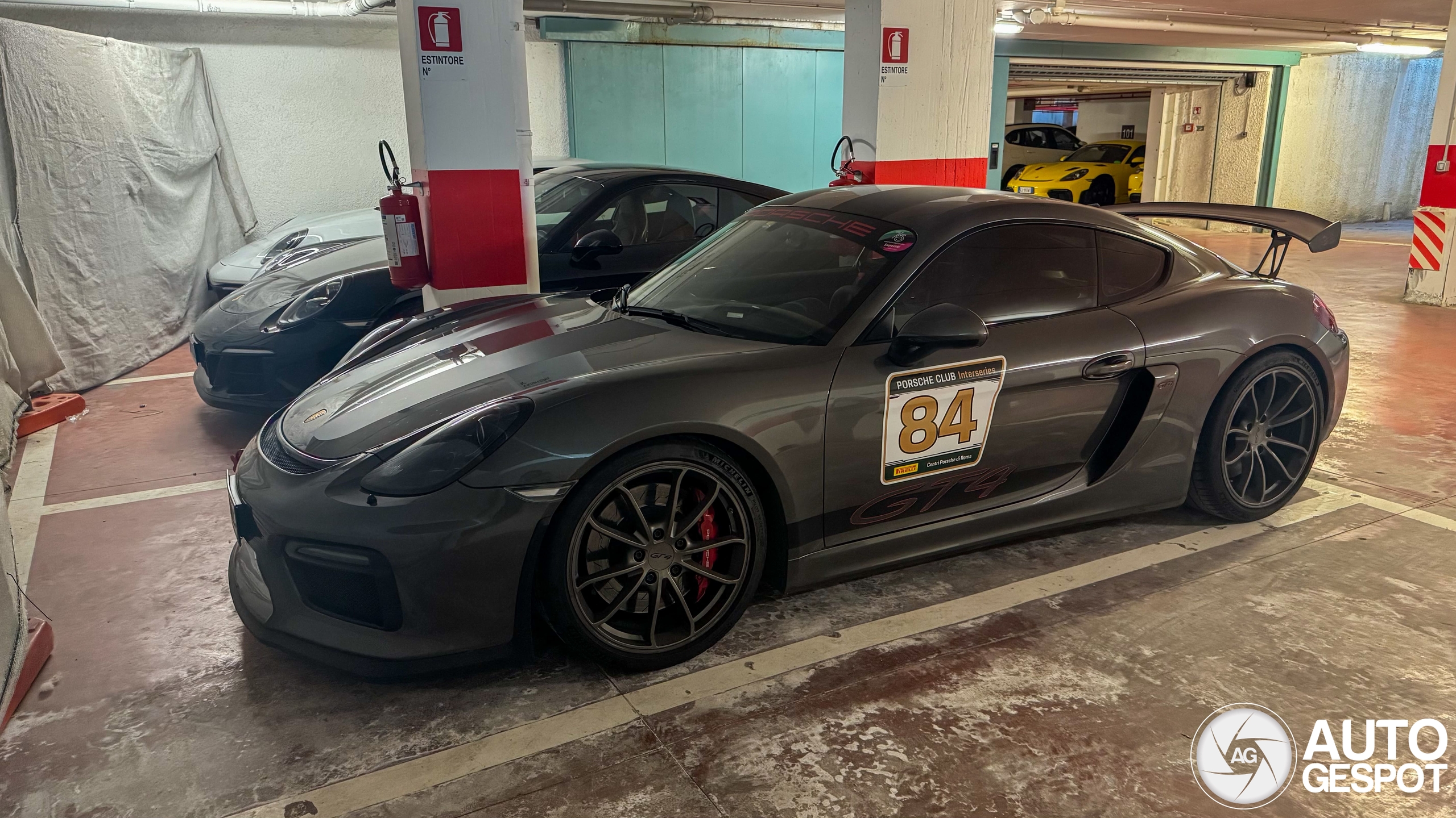 Porsche 718 Cayman GT4