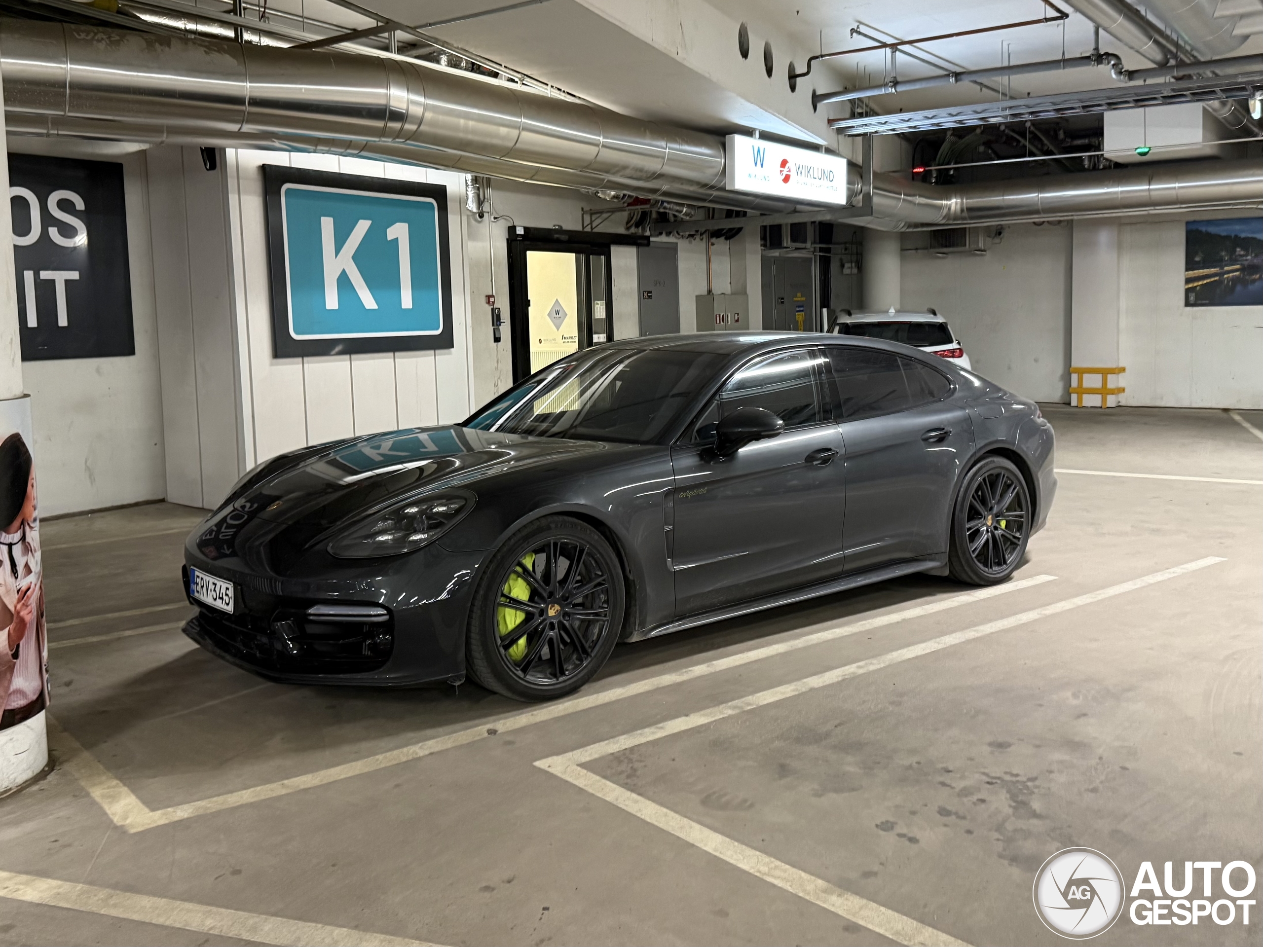 Porsche 971 Panamera Turbo S E-Hybrid