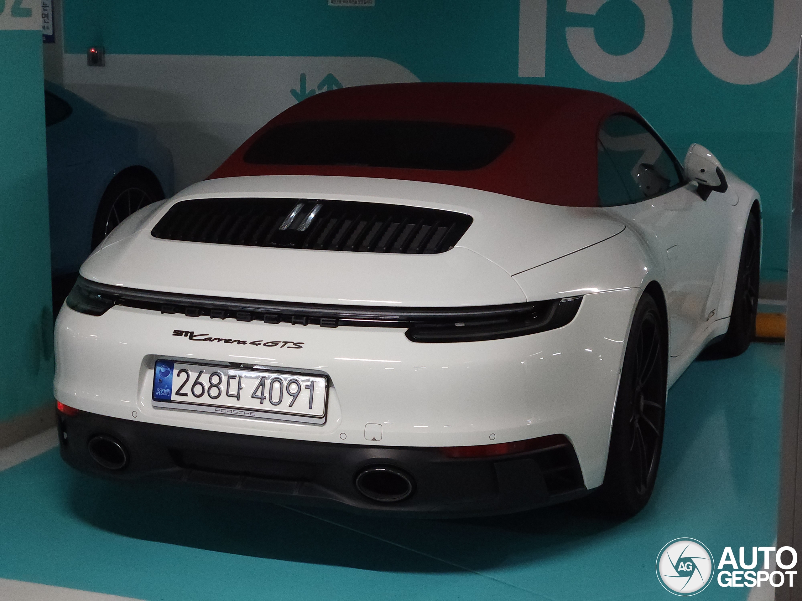 Porsche 992 Carrera 4 GTS Cabriolet