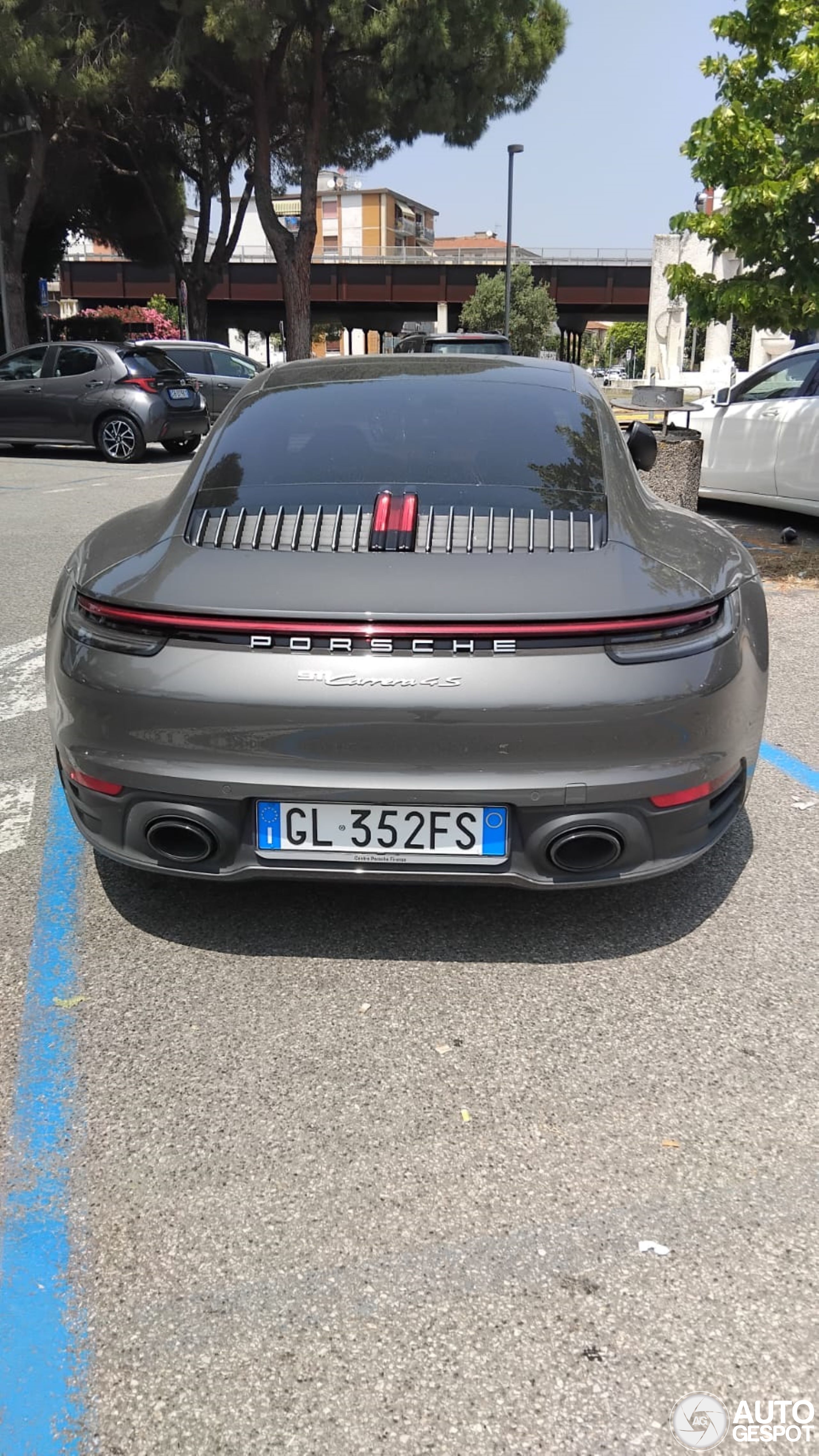 Porsche 992 Carrera 4S