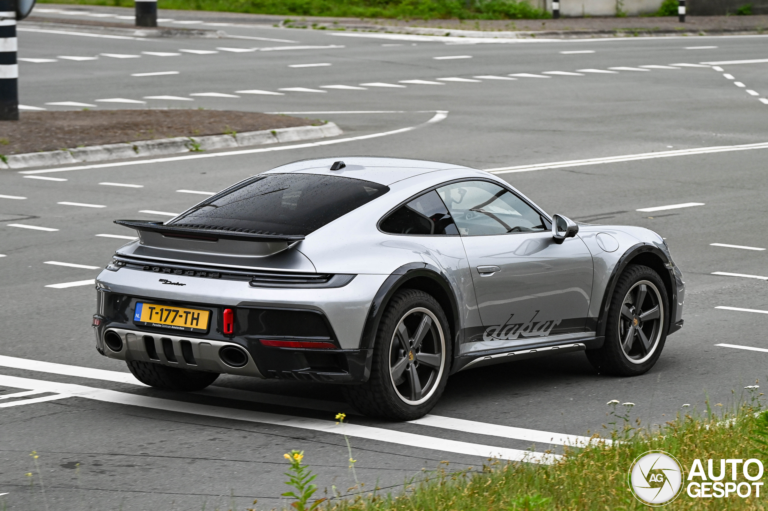 Porsche 992 Dakar