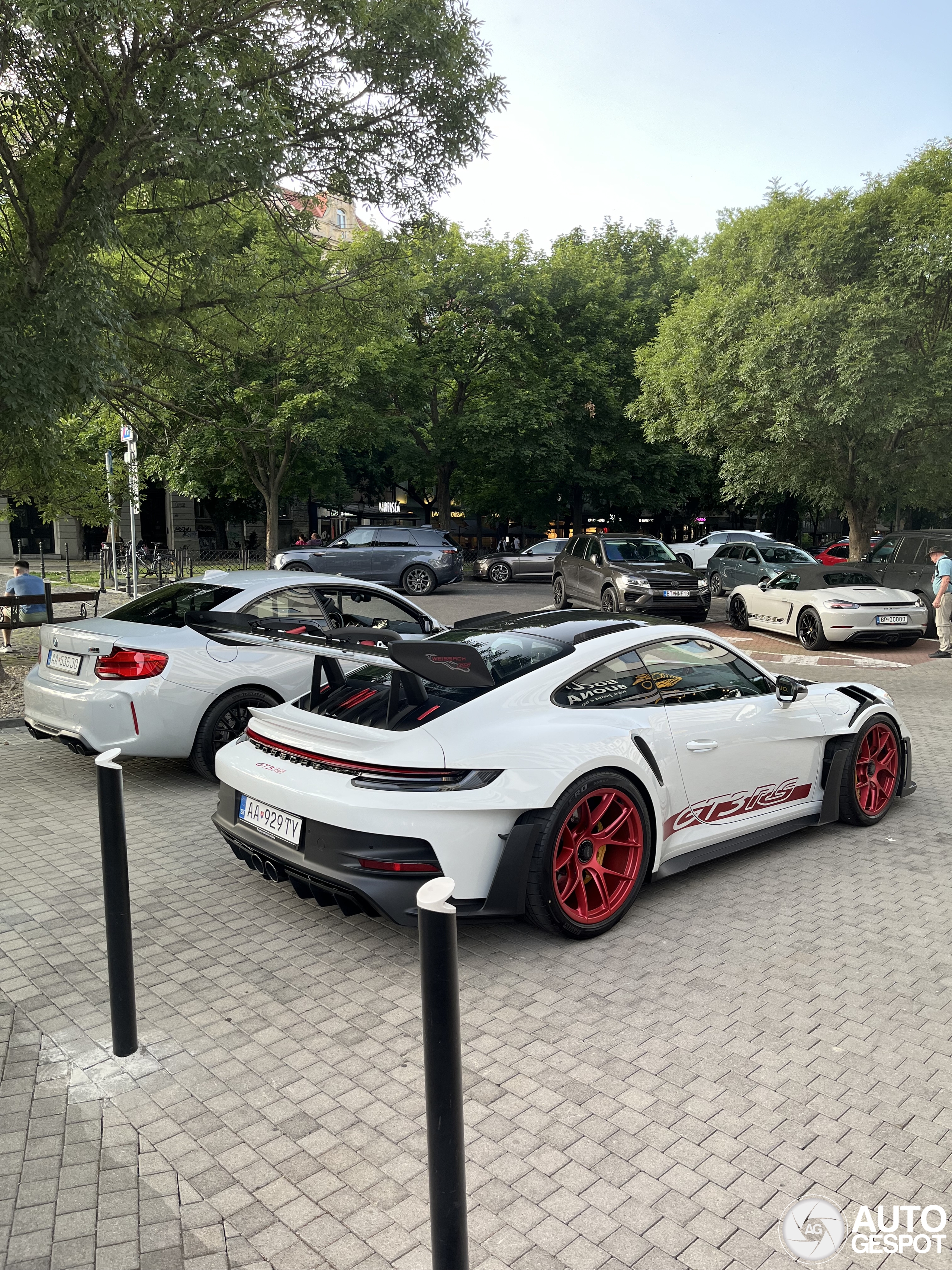 Porsche 992 GT3 RS Weissach Package