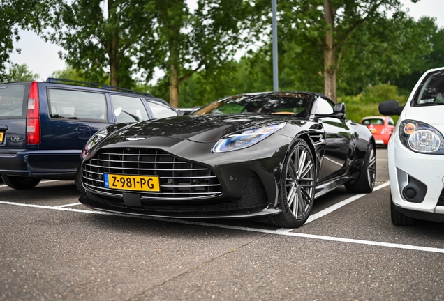 Aston Martin DB12 Volante