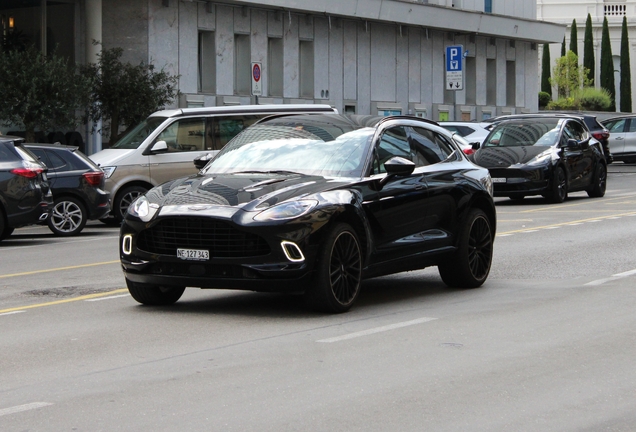 Aston Martin DBX