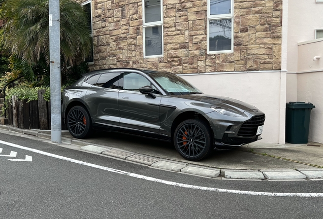 Aston Martin DBX707