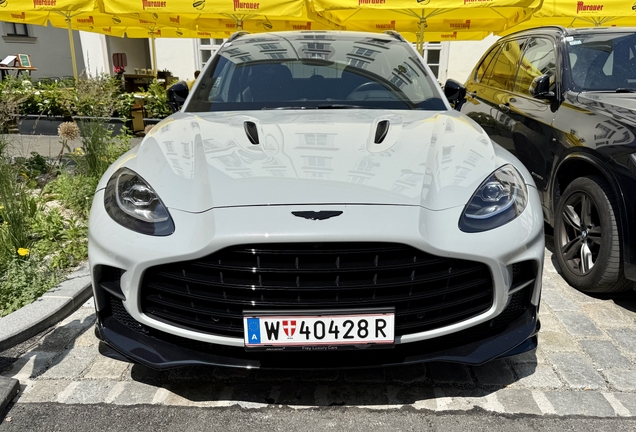 Aston Martin DBX707