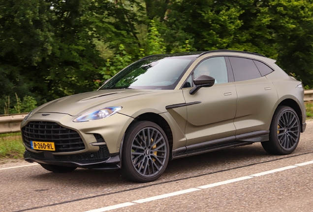 Aston Martin DBX707