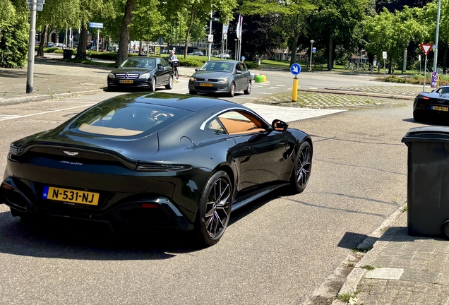 Aston Martin V8 Vantage 2018