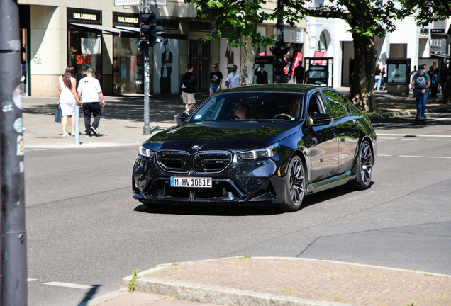 BMW M5 G90