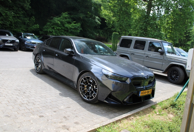 BMW M5 G90