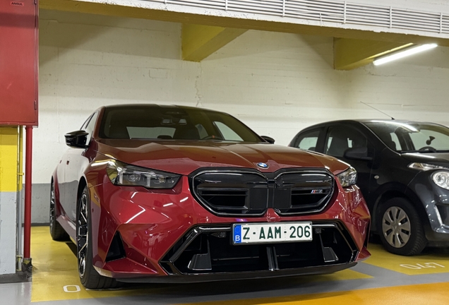 BMW M5 G90