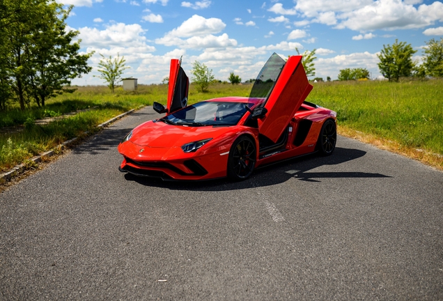Lamborghini Aventador S LP740-4