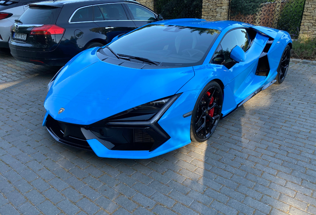 Lamborghini Revuelto