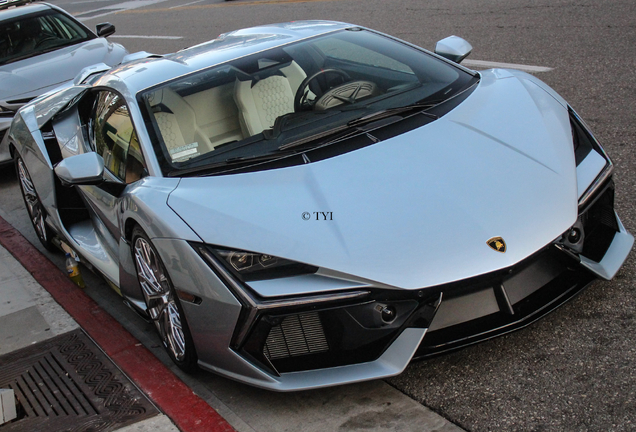 Lamborghini Revuelto
