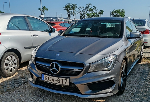 Mercedes-Benz CLA 45 AMG C117
