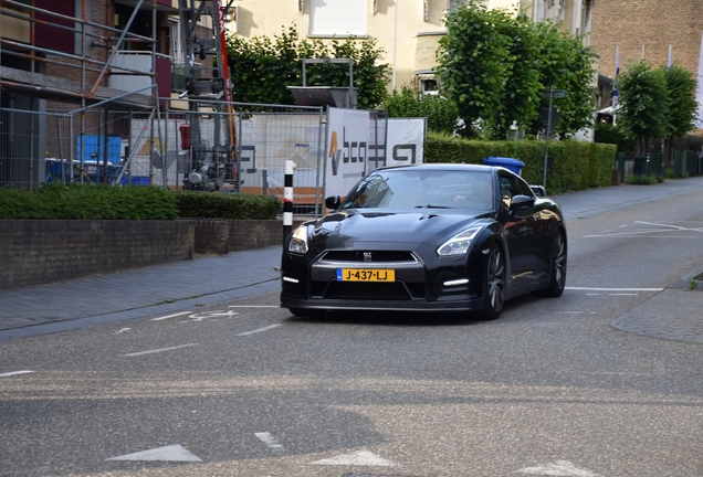 Nissan GT-R 2011