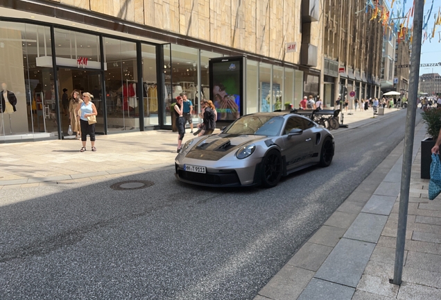 Porsche 992 GT3 RS Weissach Package