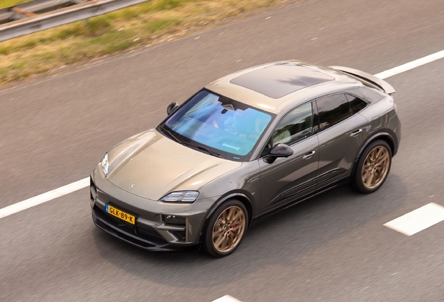 Porsche Macan EV Turbo
