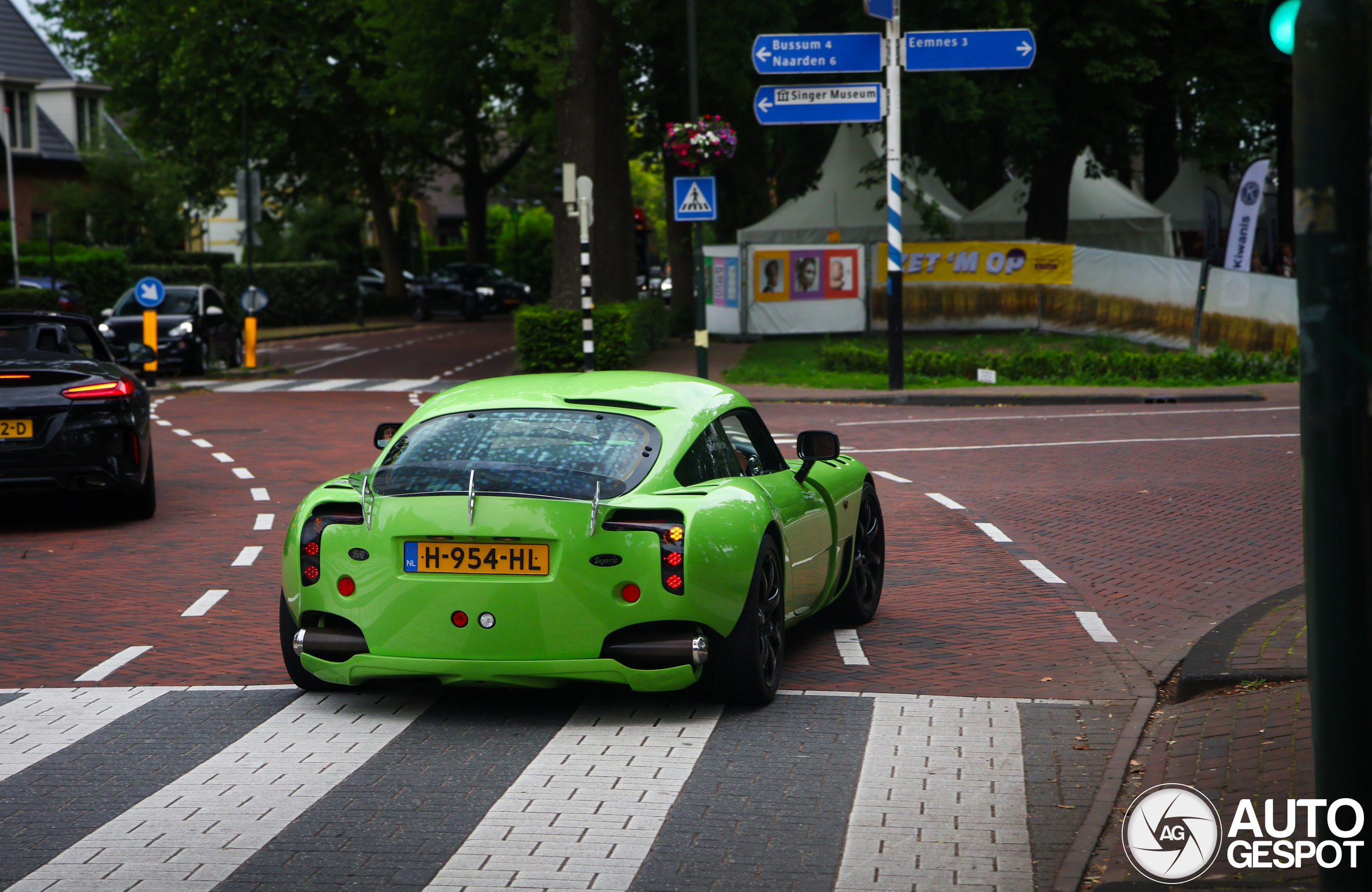 Een zeldzame Brit gespot in Laren: TVR Sagaris