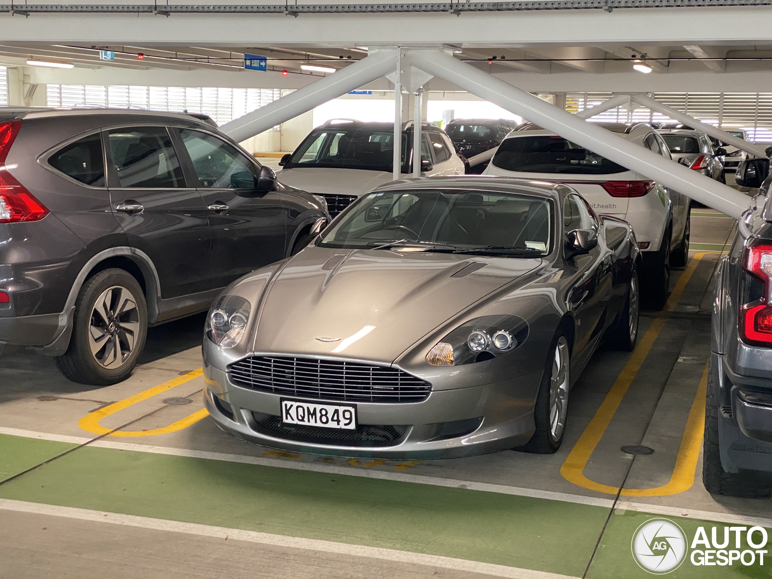 Aston Martin DB9