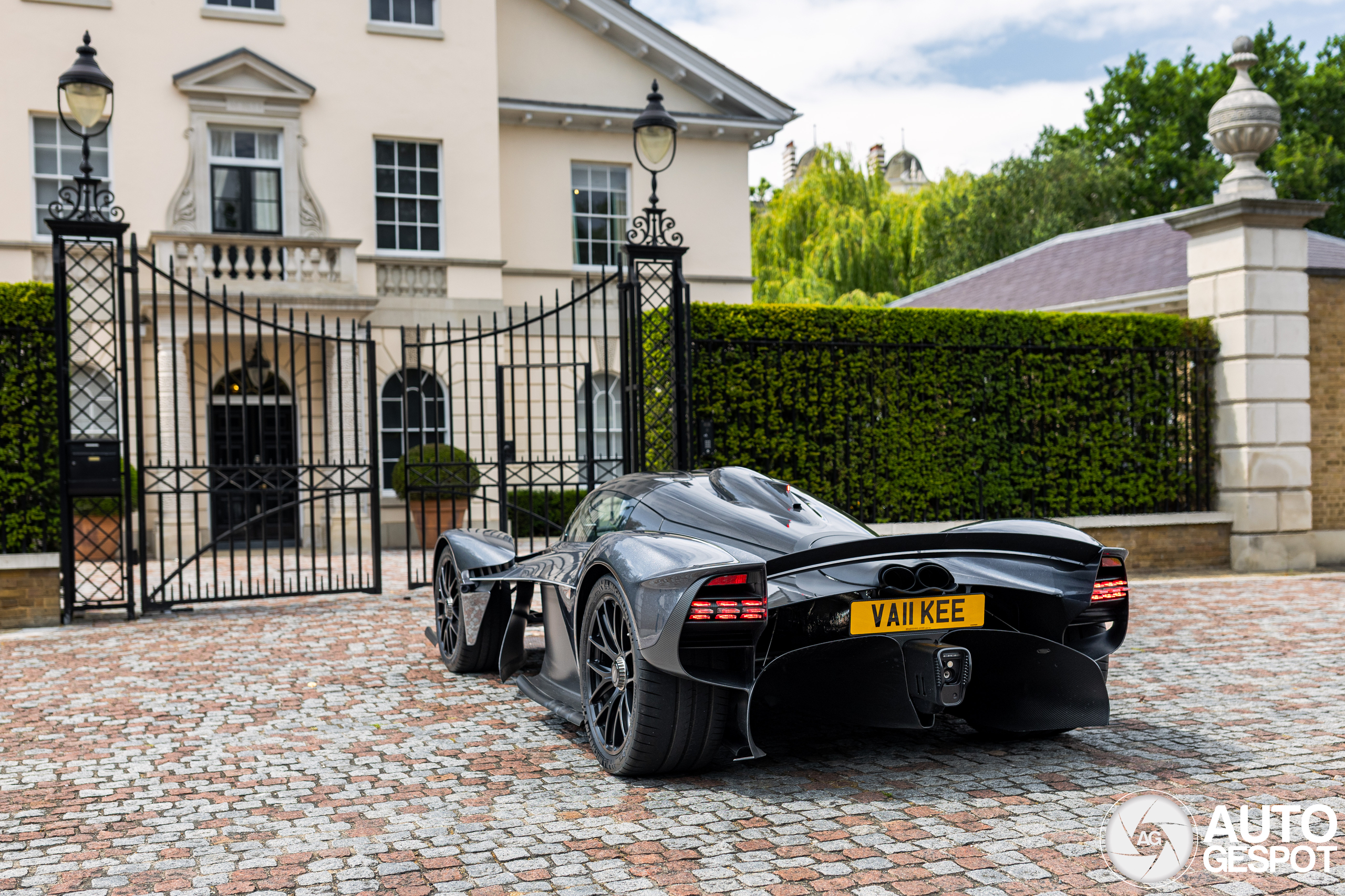 Aston Martin Valkyrie in een anonieme specificatie gespot in Londen