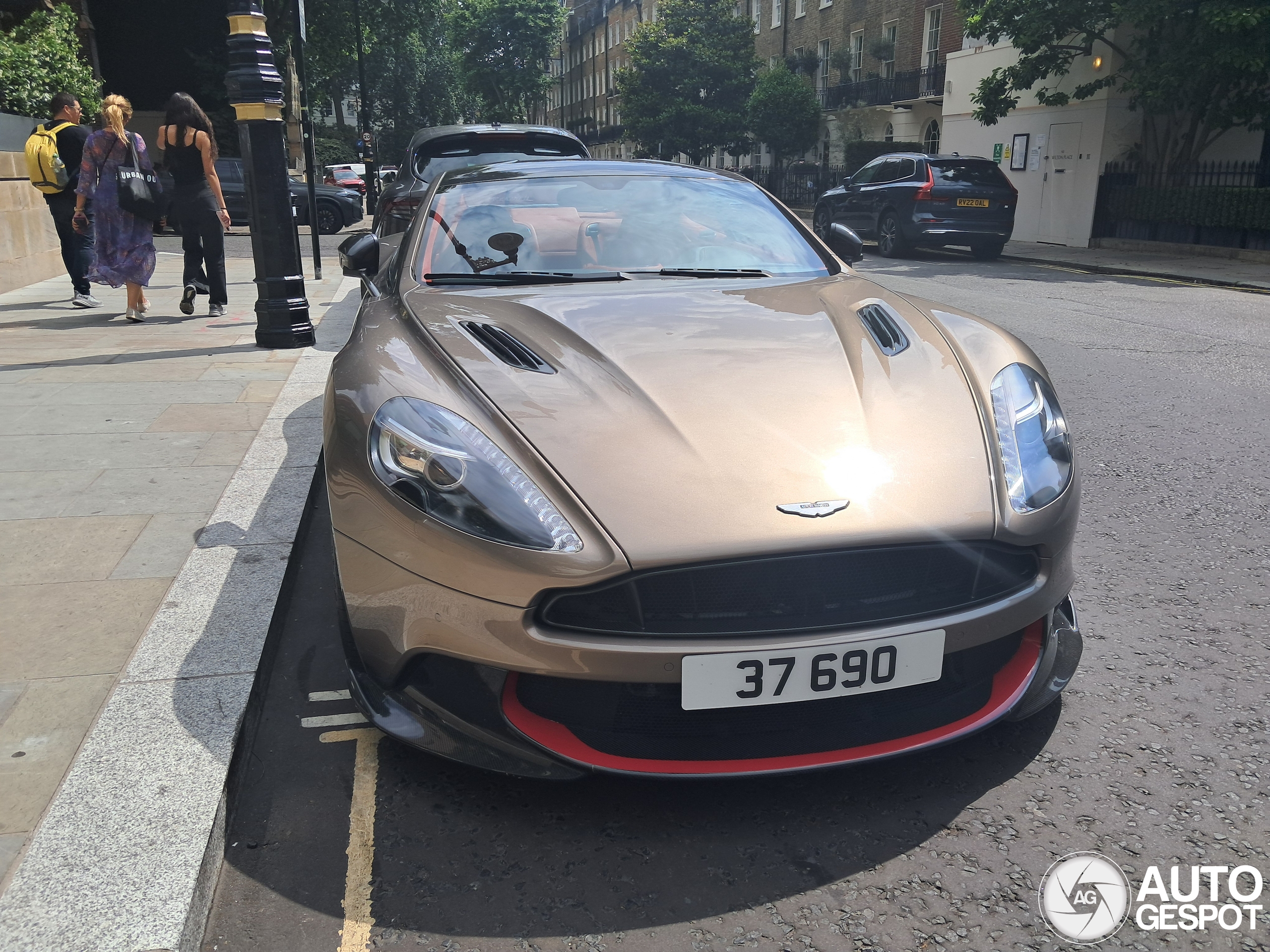 Aston Martin Vanquish S 2017 Ultimate Edition