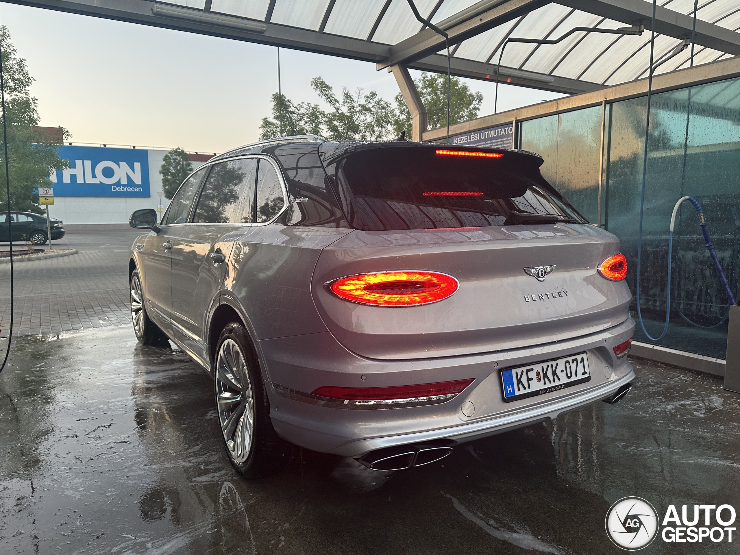 Bentley Bentayga Azure EWB