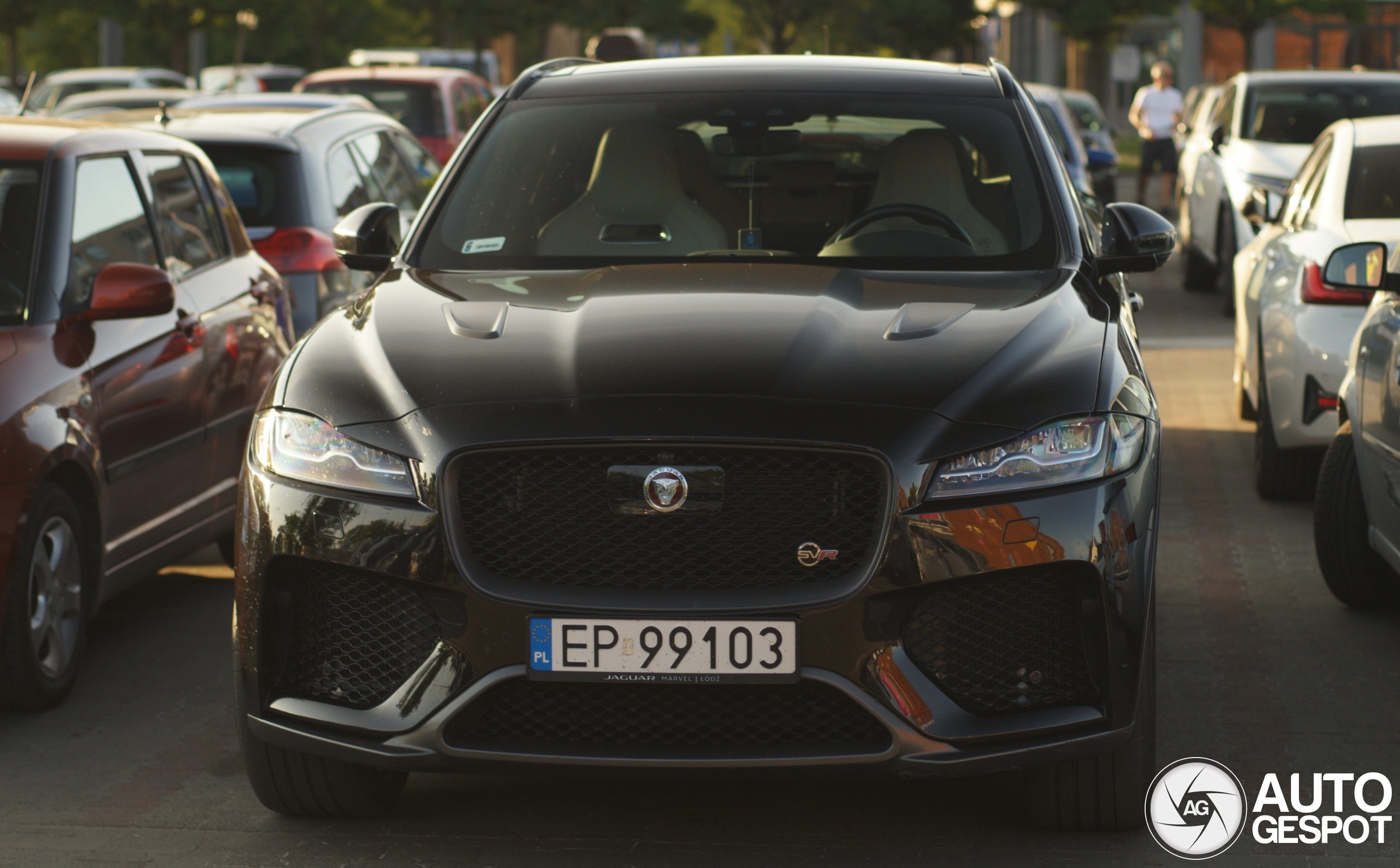 Jaguar F-PACE SVR
