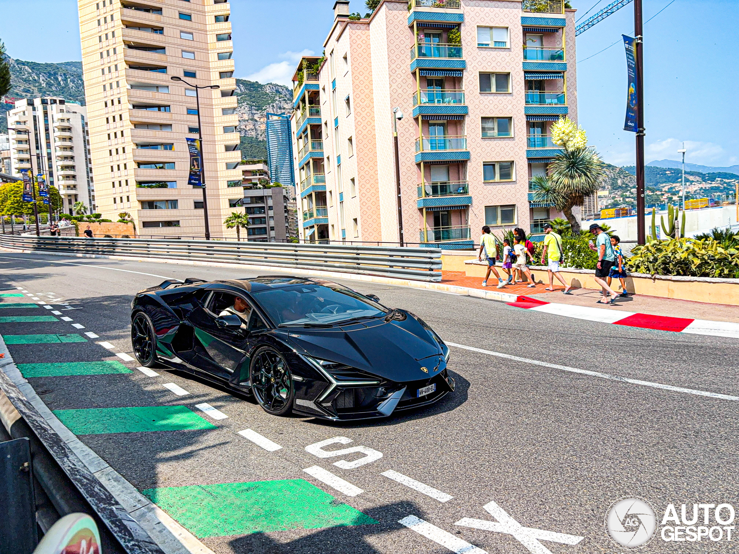 Lamborghini Revuelto