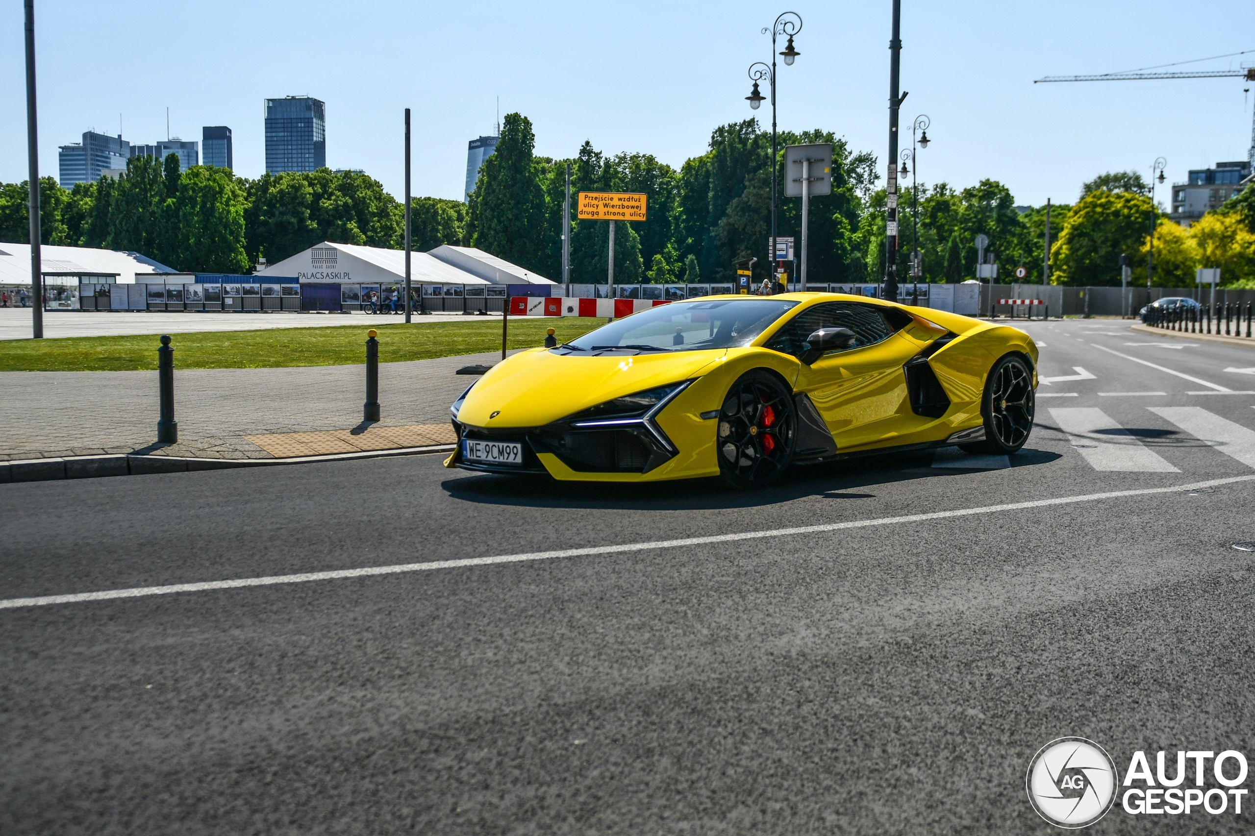 Lamborghini Revuelto