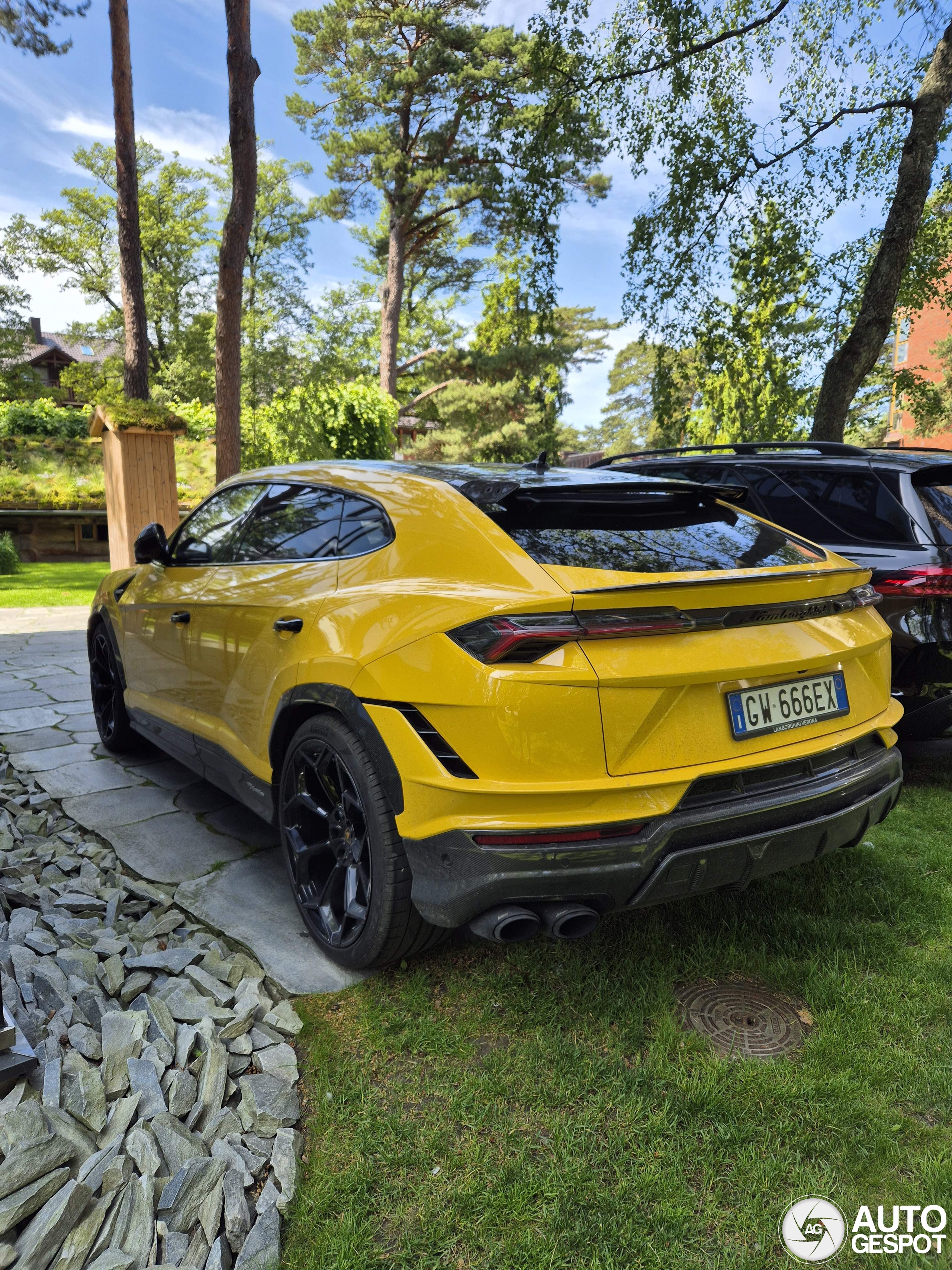 Lamborghini Urus Performante