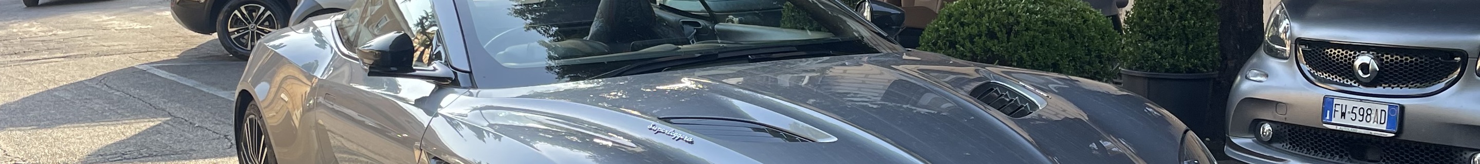 Aston Martin DBS Superleggera Volante