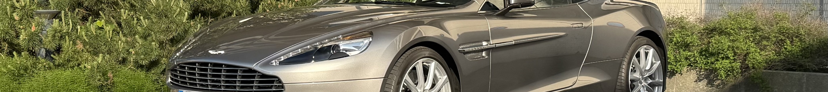 Aston Martin Vanquish 2013