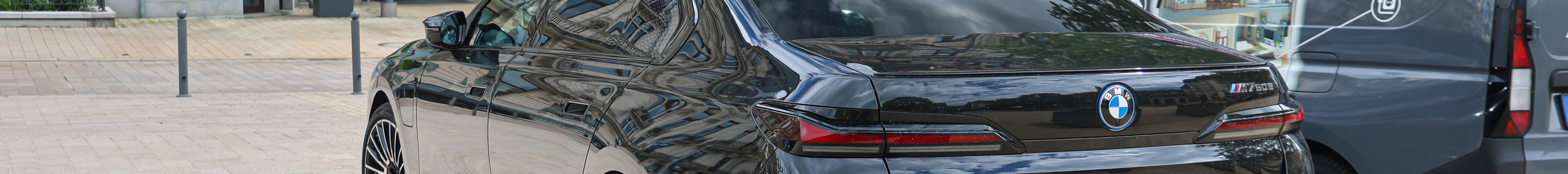 BMW M760e xDrive