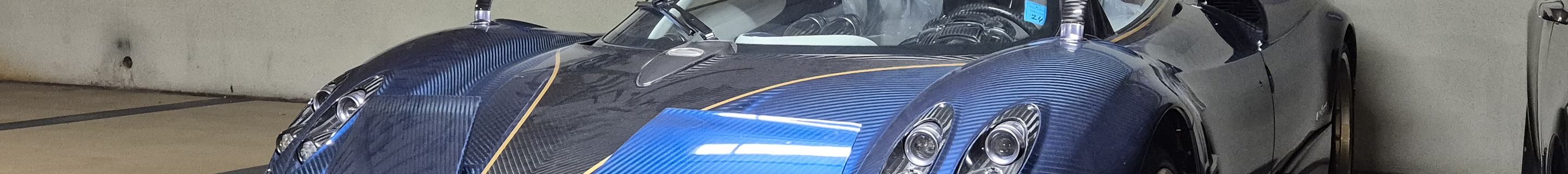 Pagani Huayra Roadster