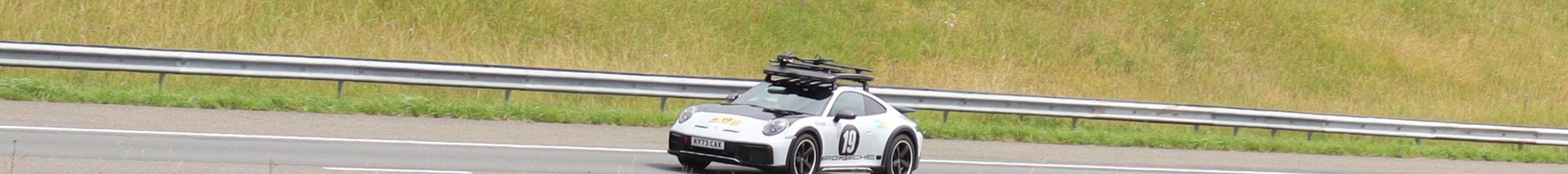 Porsche 992 Dakar