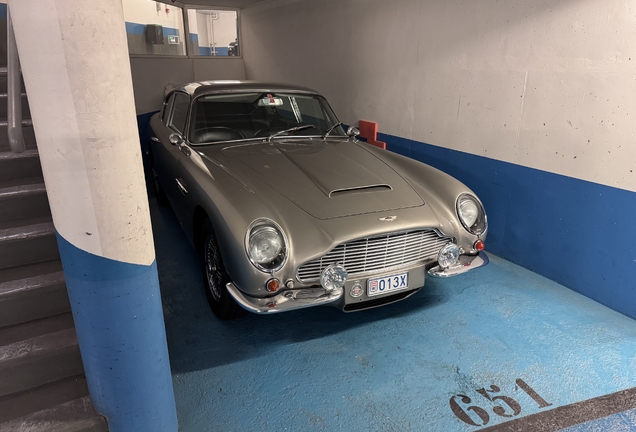 Aston Martin DB6 Vantage MKI