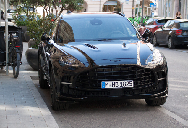 Aston Martin DBX707