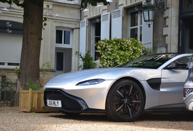 Aston Martin V8 Vantage 2018