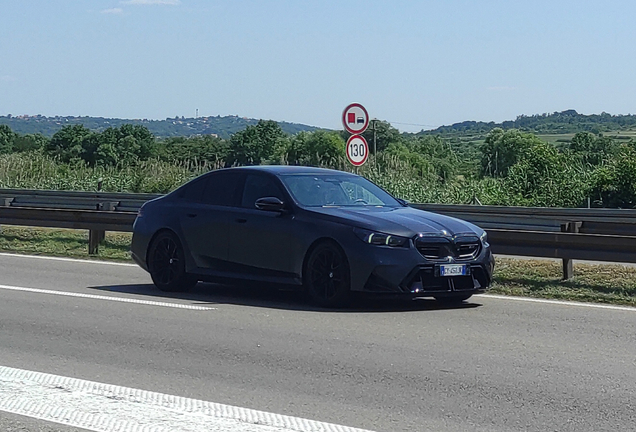BMW M5 G90