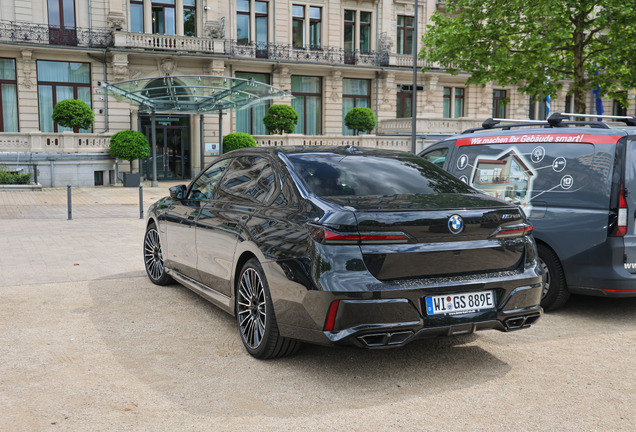 BMW M760e xDrive