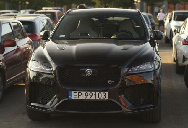 Jaguar F-PACE SVR