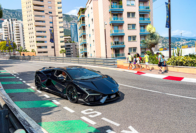 Lamborghini Revuelto