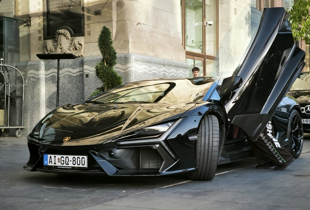 Lamborghini Revuelto