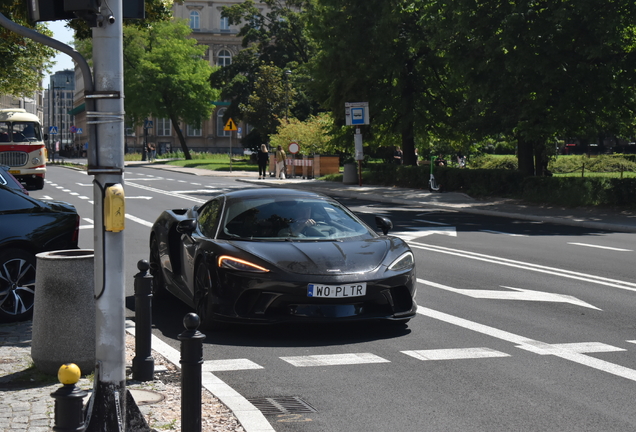 McLaren GT