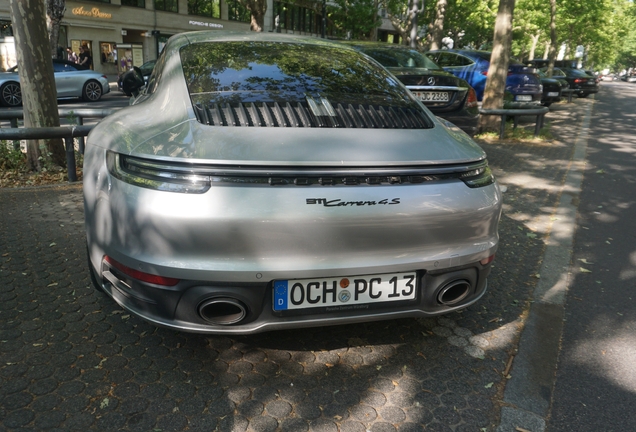 Porsche 992 Carrera 4S